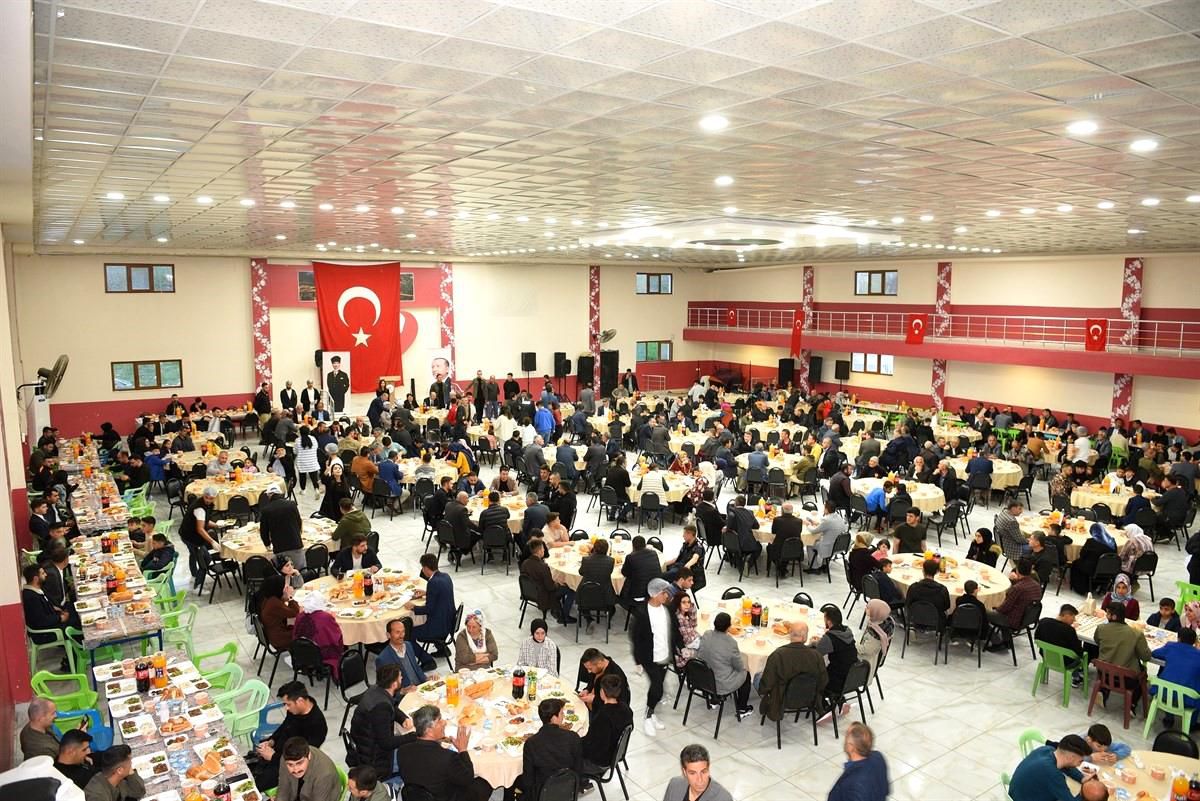 Sason'da bin kişi iftarda bir araya geldi