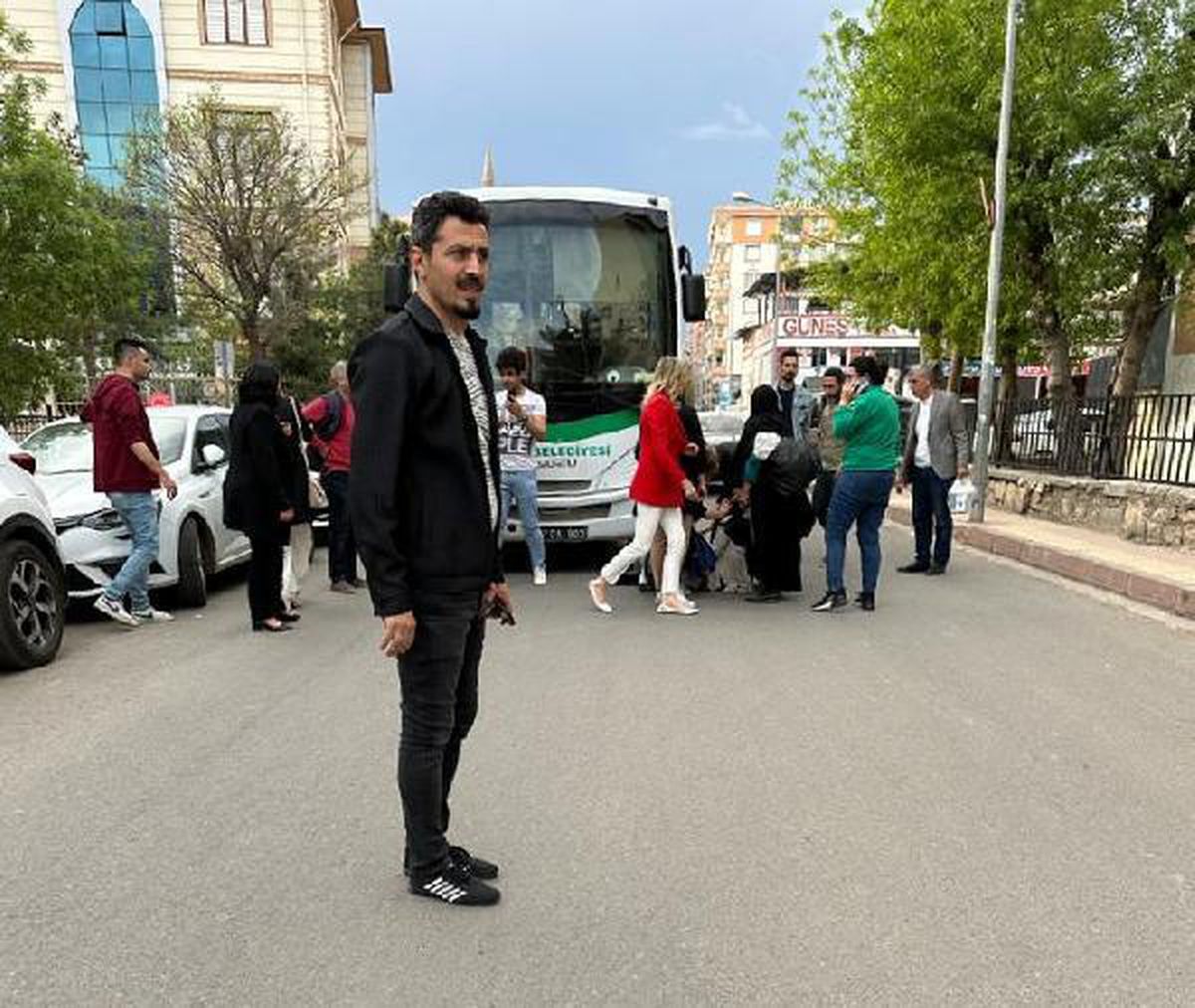 Siirt'te belediye otobüsünün çarptığı yaya yaralandı