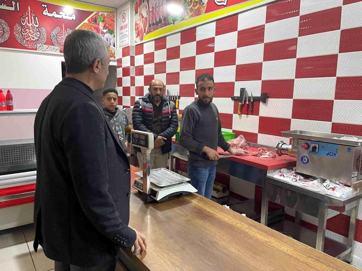 Tahmazoğlu, bayram öncesi zabıta ekipleri ile denetim yaptı