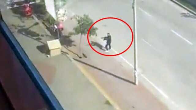 AK Parti ilçe binasına silahlı saldırı düzenleyen şüpheli yakalandı: Atatürk için yaptım, CHP binasına sıktılar AK Parti ilçe binasına silahlı saldırı düzenleyen şüpheli yakalandı: Atatürk için yaptım, CHP binasına sıktılar