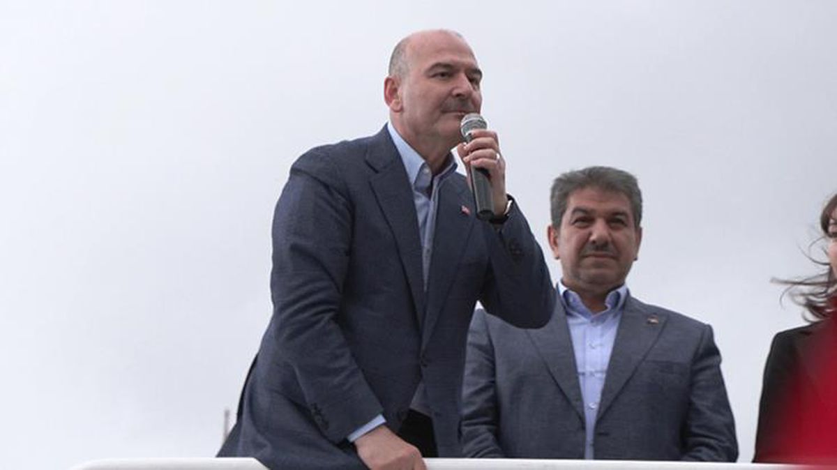 Konuşma yaparken HDP'lilerin şarkı açmasına sinirlenen Soylu ateş püskürdü: Daha ne özgürlüğü istiyorsunuz, kepazeler