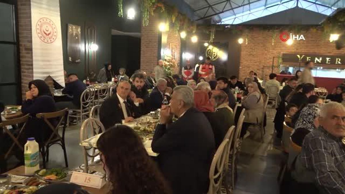 Bakan Yanık, şehit yakınları ve gaziler ile iftarda bir araya geldi