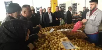 Belediye pazarcılarla anlaşma yaptı! Soğan 5 TL'den kapış kapış satıldı