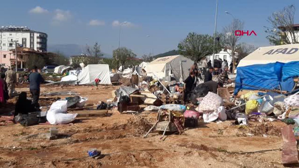 DEPREMZEDELERİ HORTUM VURDU; YARALILAR VAR