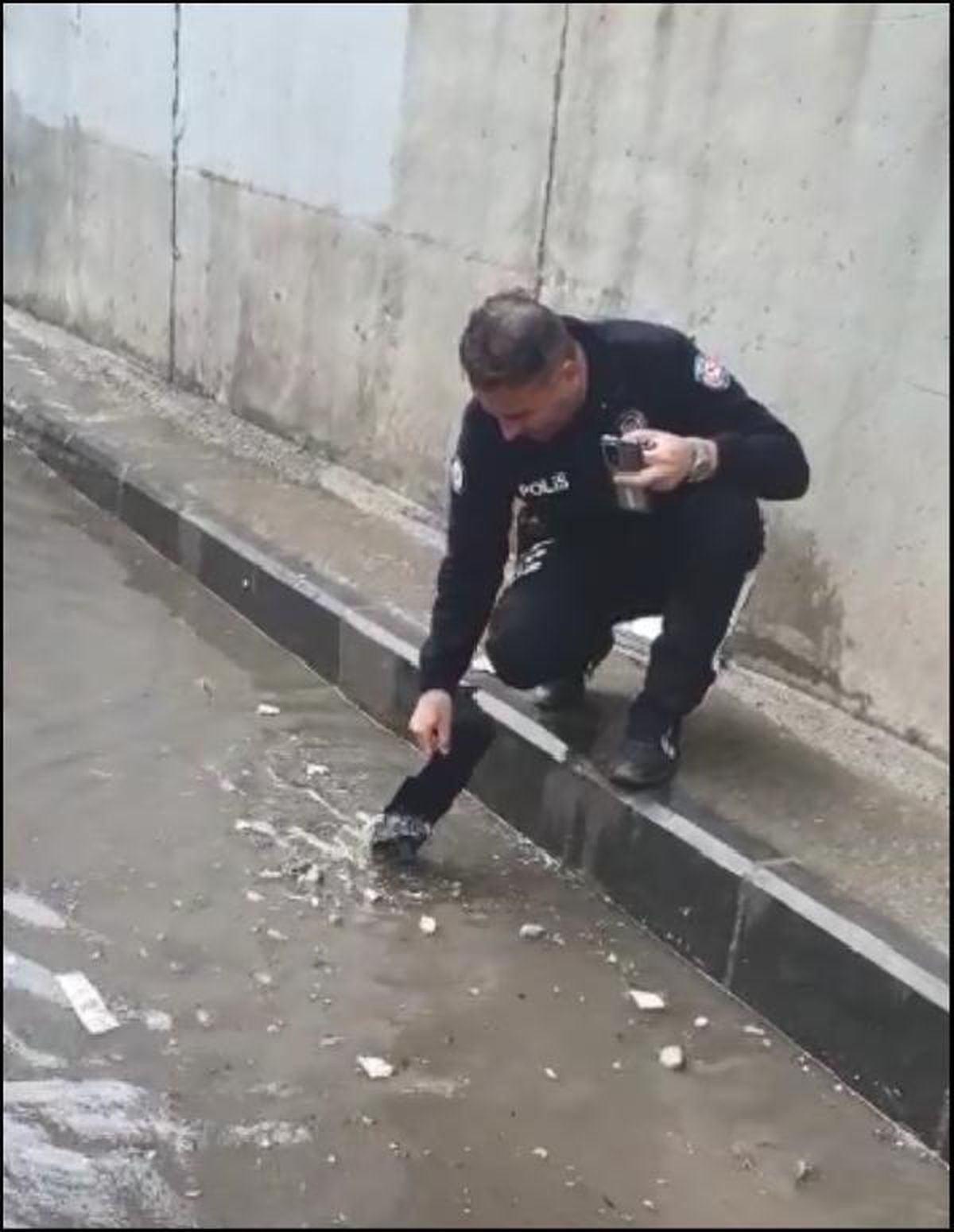 Diyarbakır'da sağanak; yollar göle döndü (3)