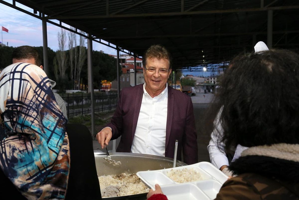 Edremit Belediyesi'nden iftar yemeği
