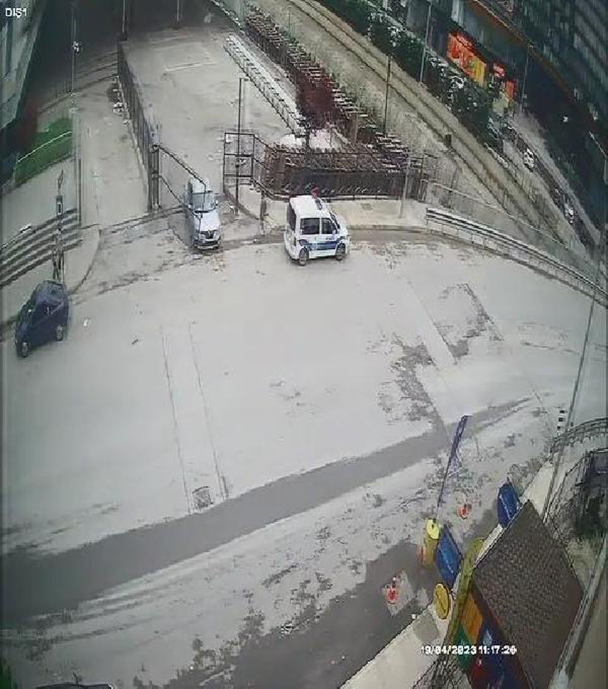 Kadıköy'de ucuz atlatılan kaza kamera
