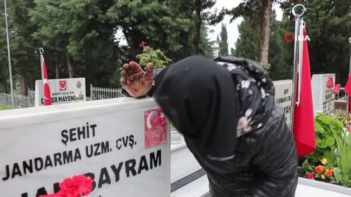 Şehitlikte hüzün