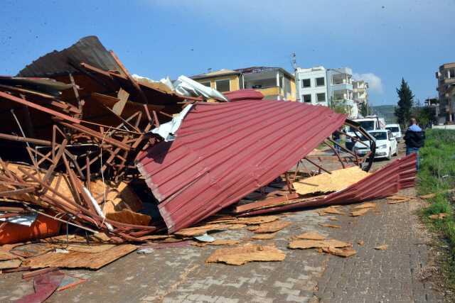 Son dakika: Kahramanmaraş'ta çıkan hortum depremzedeleri vurdu: 1 ölü, 40 yaralı Son dakika: Kahramanmaraş'ta çıkan hortum depremzedeleri vurdu: 1 ölü, 40 yaralı