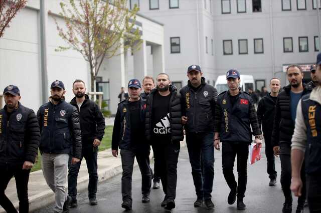 Son Dakika: Thodex'in kurucusu Faruk Fatih Özer, Türkiye'ye getirildi Son Dakika: Thodex'in kurucusu Faruk Fatih Özer, Türkiye'ye getirildi