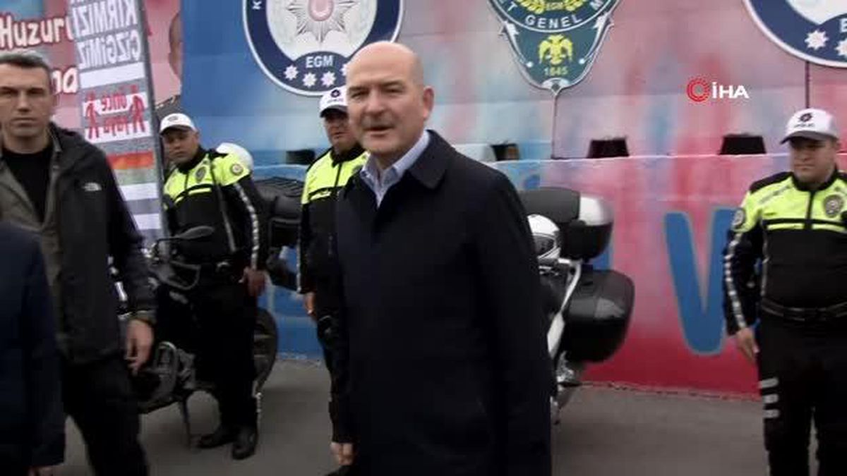 Trafik denetimine katılan Bakan Soylu: '99 bin 245 personelimiz bayram boyunca görev yapacak'