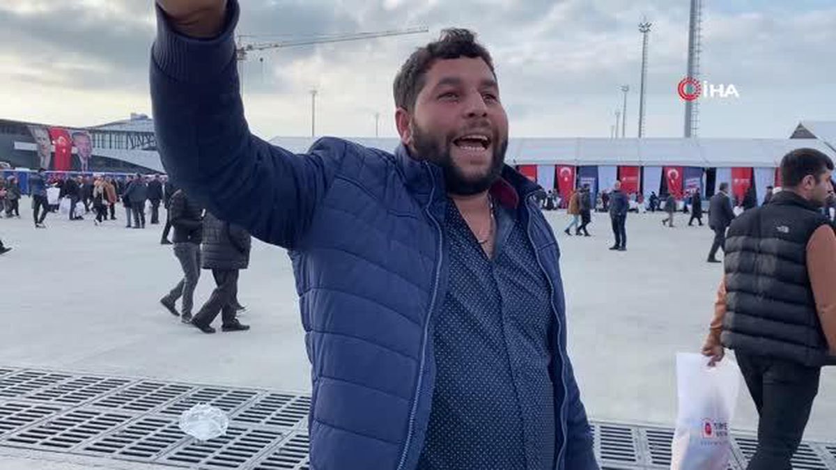 Yaşlı kadının Cumhurbaşkanı Erdoğan sevgisi renkli görüntülere sahne oldu: 'Sürpriz adamı, sürpriz onda bitmiyor'