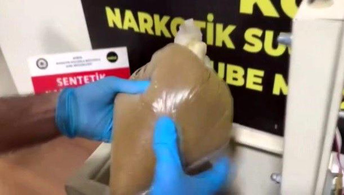 Zehir tacirinin evindeki çelik kasadan uyuşturucu çıktı