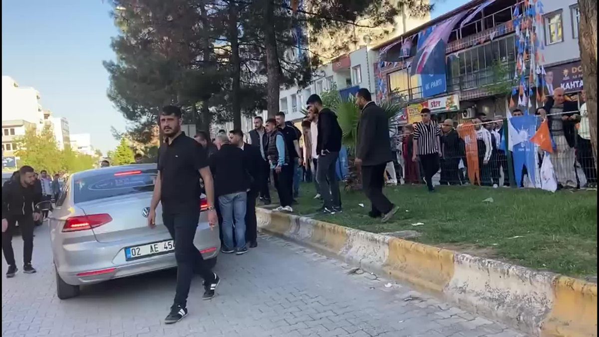 Mezarlık olayının ardından bir saldırı daha! Adıyaman'da bu kez de Kılıçdaroğlu'nun konvoyunu hedef aldılar