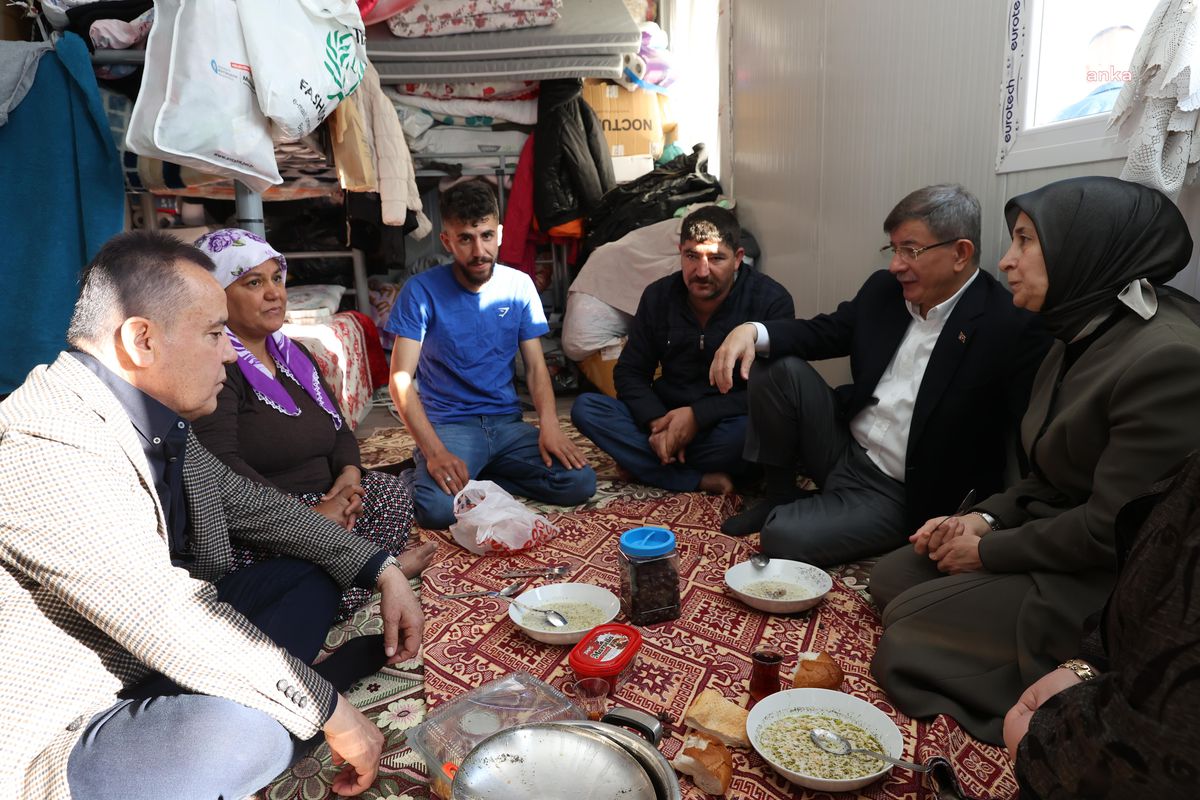 Antalya Büyükşehir Belediye Başkanı Böcek, Ramazan Bayramı'nı Gaziantep Nurdağı'nda Karşıladı