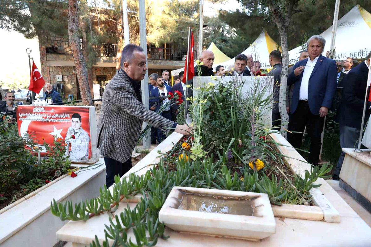 Başkan Böcek Ramazan Bayramı'nı Gaziantep Nurdağı'nda karşıladı