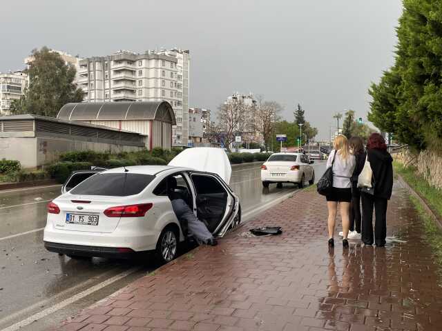 Bayram gezmesi diye çıktılar, selde mahsur kaldılar