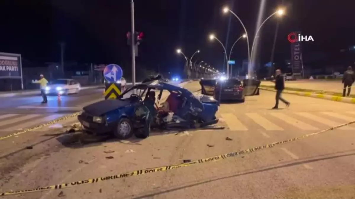 Çankırı'da iki otomobilin çarpıştı: 2'si ağır 6 yaralı