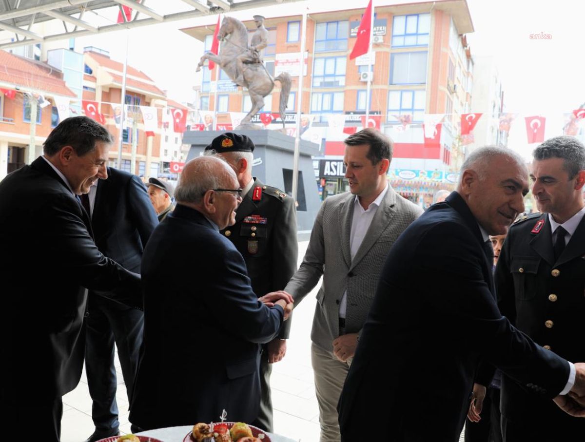 Çerkezköy Cumhuriyet Meydanı'nda Bayramlaşma Programı