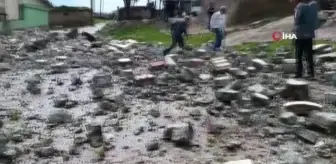 Diyarbakır'da sağanak ve fırtına sonrası minareler yıkıldı, çatı uçtu