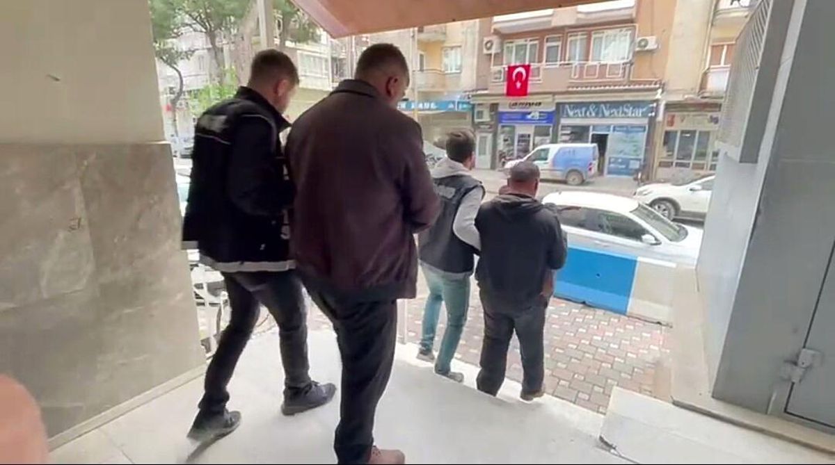 Kiraz'da 345 kök Hint keneviri ele geçirildi