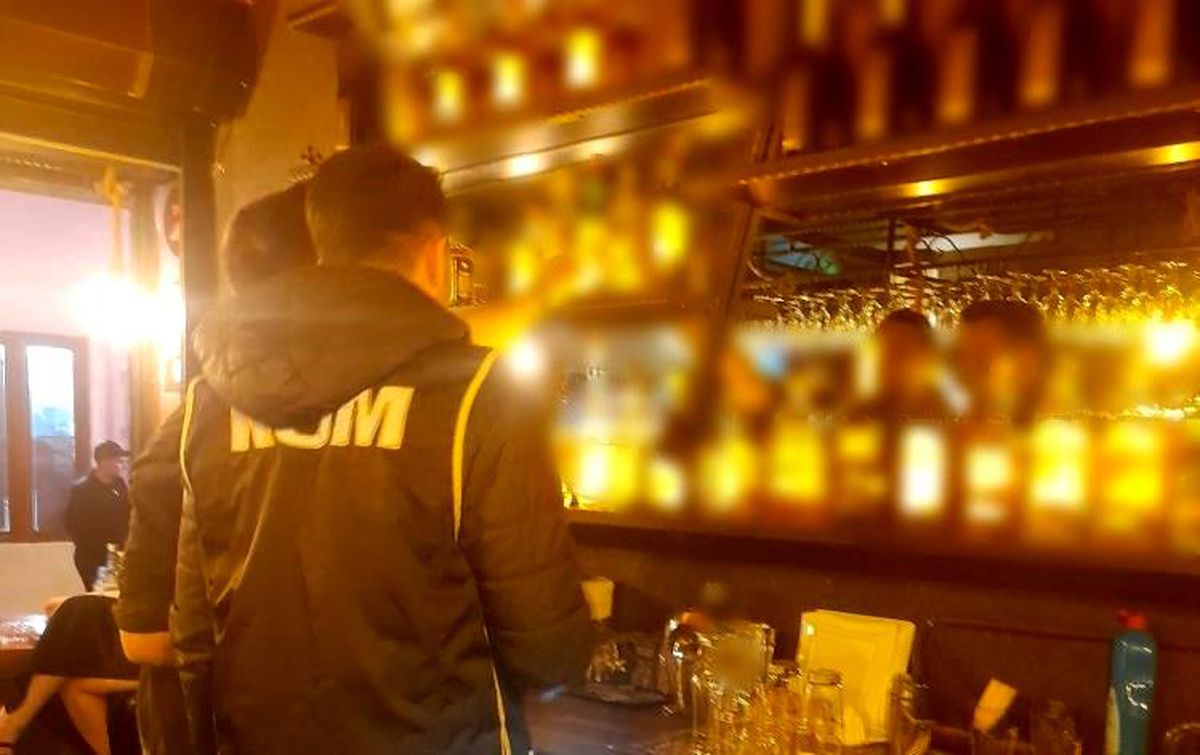 Marmaris'te KOM ekipleri bayram temizliği yaptı