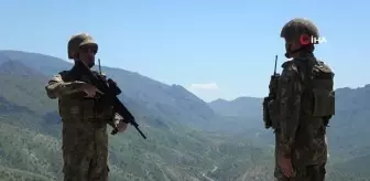 Mehmetçik, Ramazan Bayramı'nda elleri tetikte, gözleri sınırda