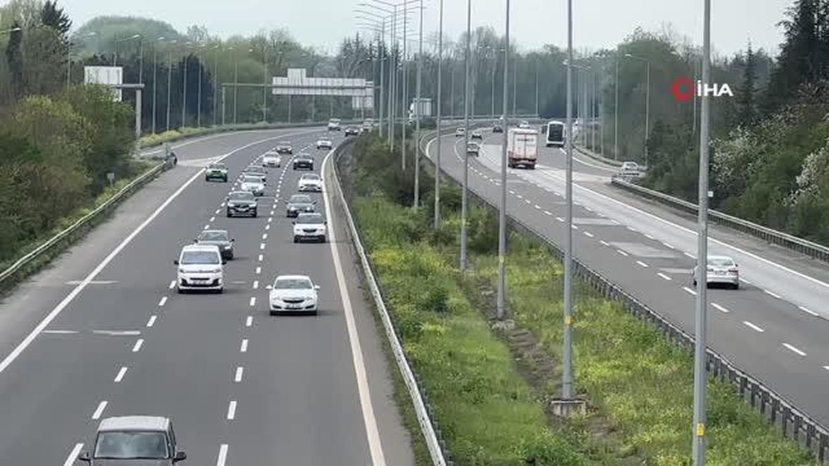 Ramazan Bayramı'nın ilk gününde TEM Otoyolu Düzce geçişi boş kaldı