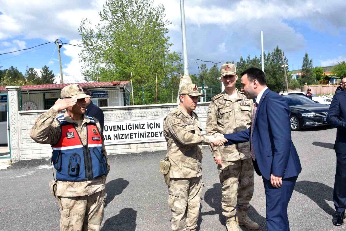 Siirt'te şehit aileleri ve afetzede aileler yalnız bırakılmadı