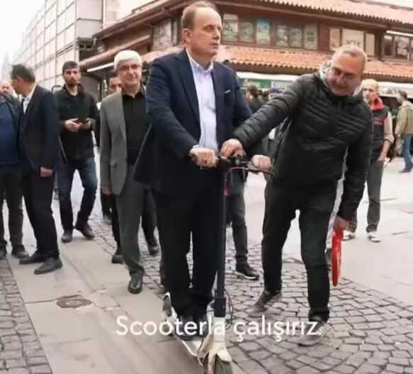 Sokağa inen AK Partili adaydan ilginç sözler: Büyüt büyüt, öv beni Sokağa inen AK Partili adaydan ilginç sözler: Büyüt büyüt, öv beni