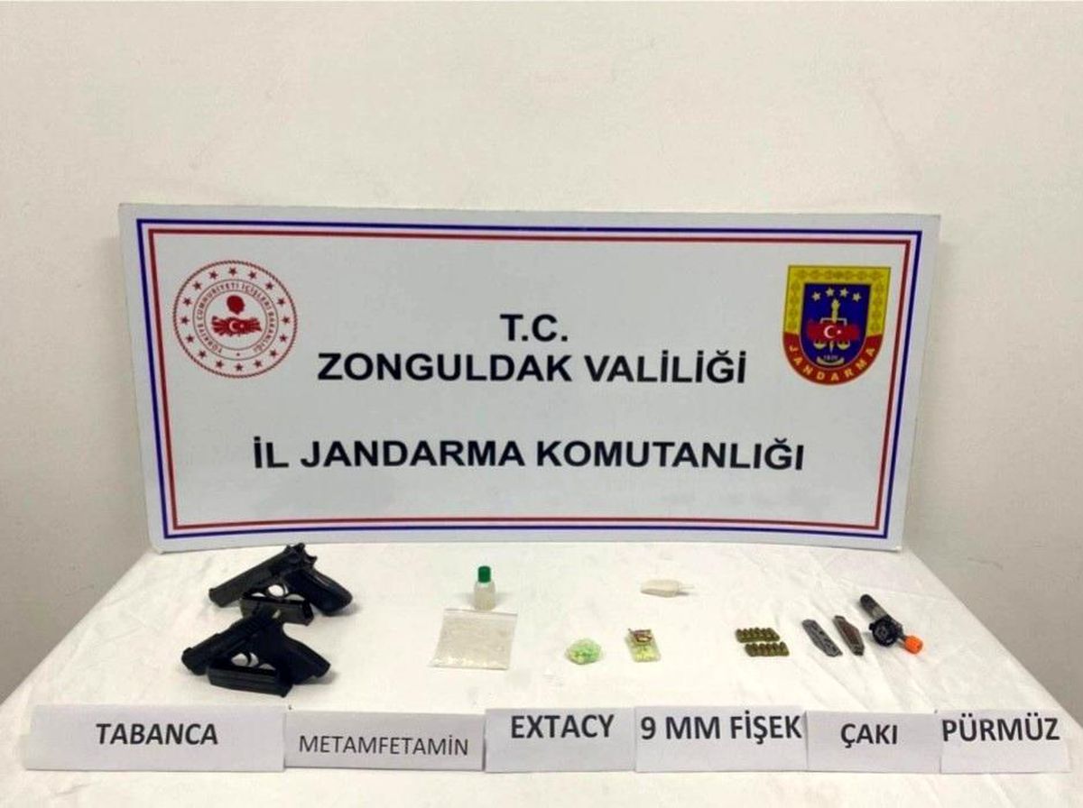 Alaplı'da durdurulan otomobilde uyuşturucu yakalandı
