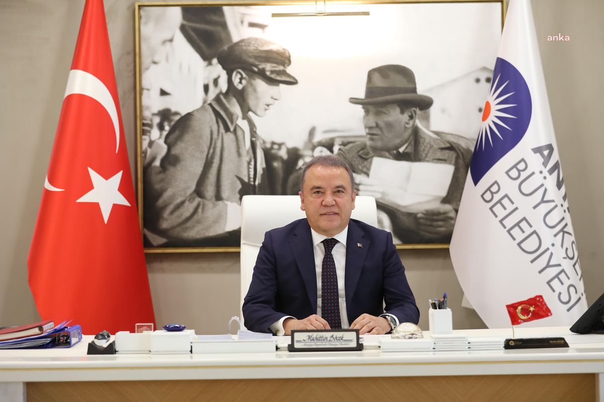 Antalya Büyükşehir Belediye Başkanı Muhittin Böcek'ten 23 Nisan Mesajı