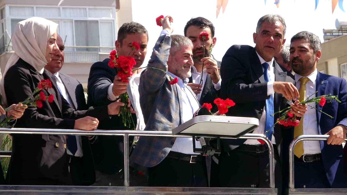 Bakan Nebati: 'Hızlı tren ile Gaziantep'e 2 saat 15 dakikada gideceğiz'