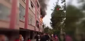 Mersin'de ev alev alev yandı: Üçüzlerden 2'si hayatını kaybetti