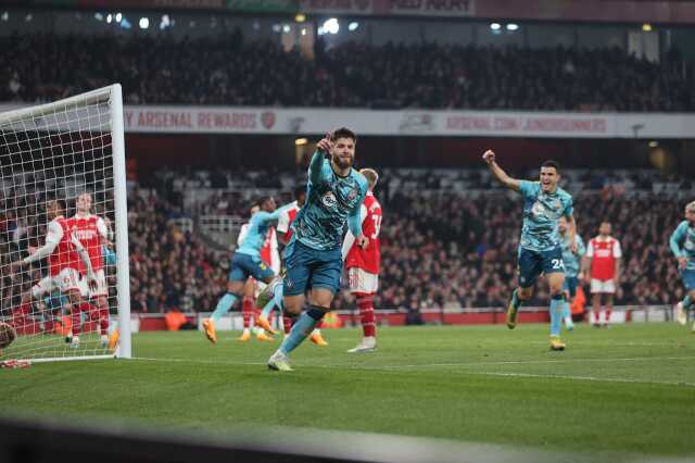 Premier Lig'de ortalık toz duman! Kabusu yaşayan Arsenal, şampiyonluğu elinin tersiyle itiyor