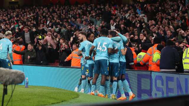 Premier Lig'de ortalık toz duman! Kabusu yaşayan Arsenal, şampiyonluğu elinin tersiyle itiyor