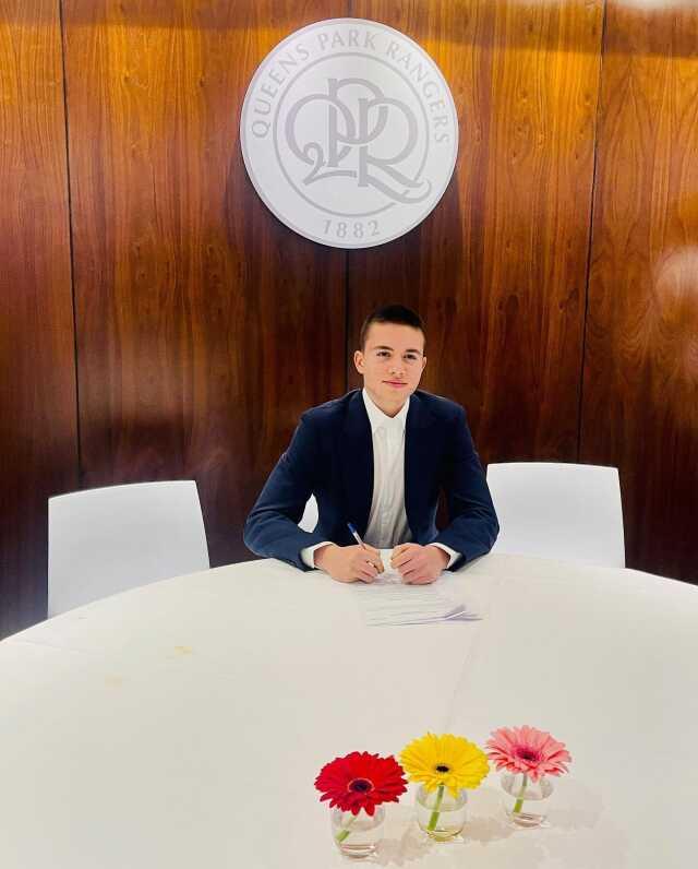 Rüştü Reçber'in oğlu Burak'tan bomba imza! İngiltere'nin en köklü kulüplerinden birine gitti