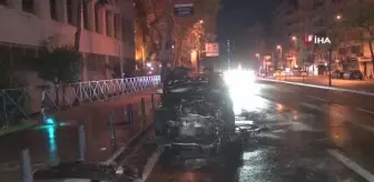 Şişli'de bir otomobil alev alev yandı