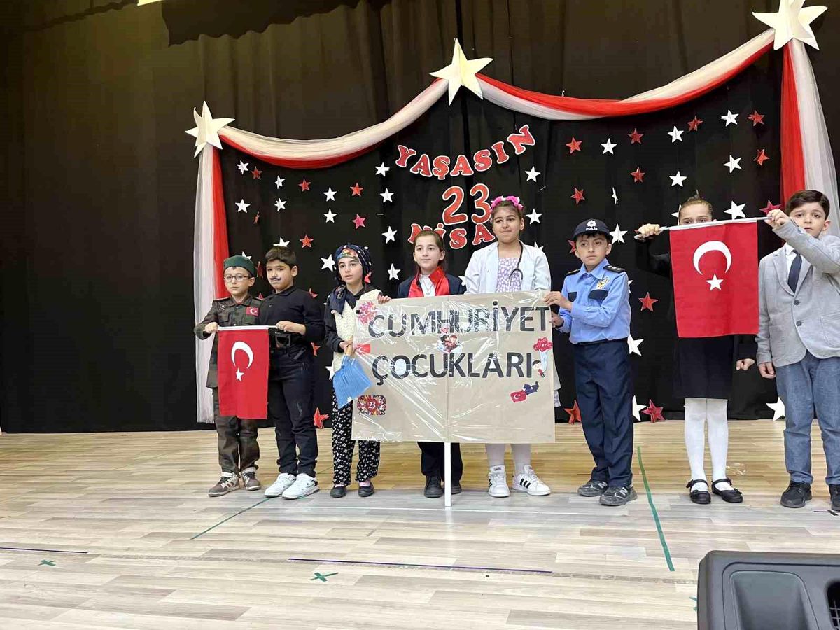 23 Nisan Ağrı'da coşkuyla kutlandı