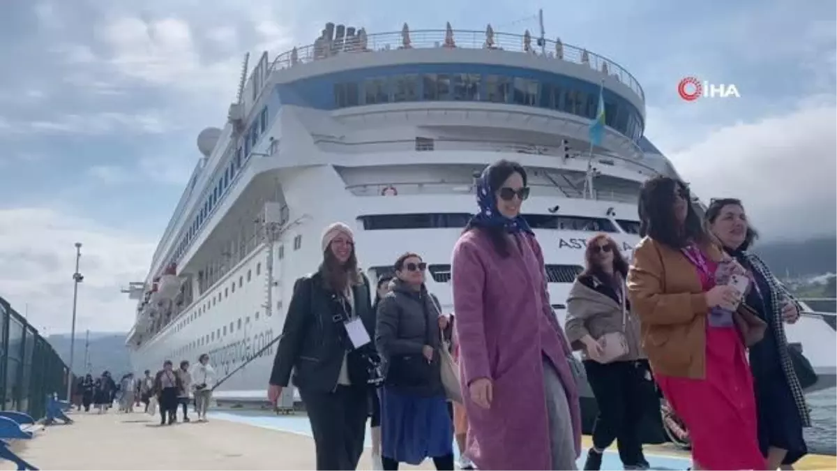 Amasra sezonun ilk kruvaziyerini ağırladı
