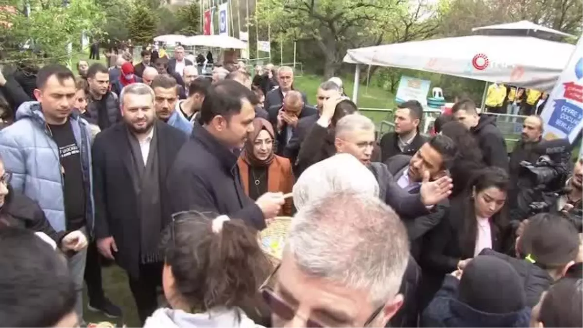 Bakan Murat Kurum: 'Geleceğimizsiniz, umudumuzsunuz, bütün mücadelemiz işte sizler için'