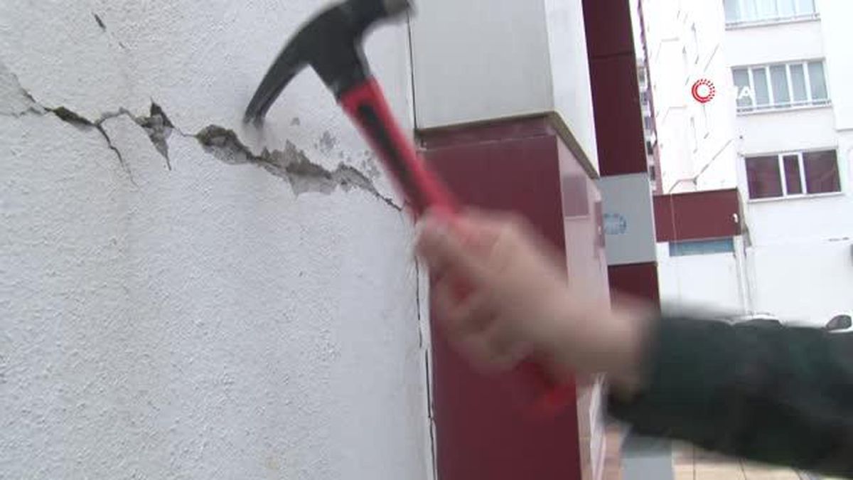 Deprem bölgesinde hasar tespit çalışmaları Ramazan Bayramı'nda da devam ediyor