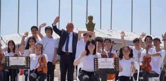 Depremzede öğrenciler, 23 Nisan için 'Bir Başkadır Benim Memleketim' şarkısını seslendirdi