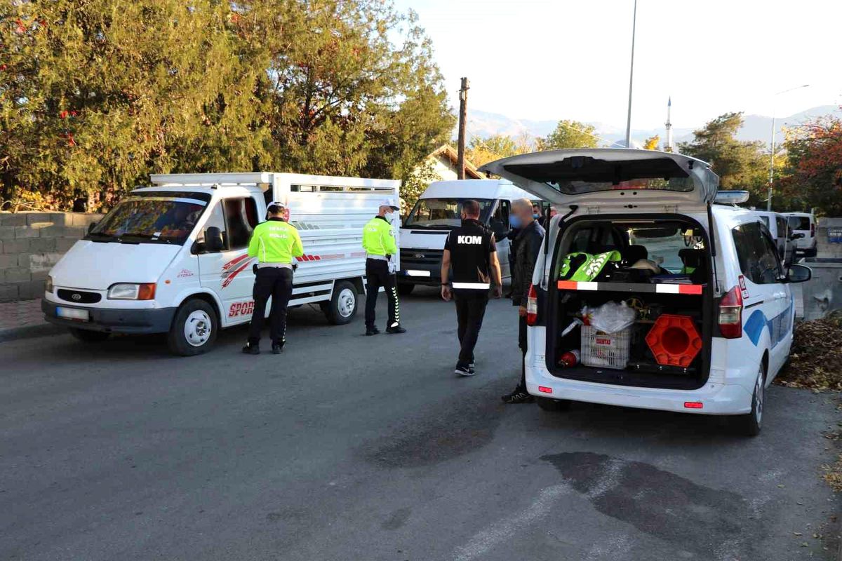 Erzincan'da asayiş uygulaması gerçekleştirildi