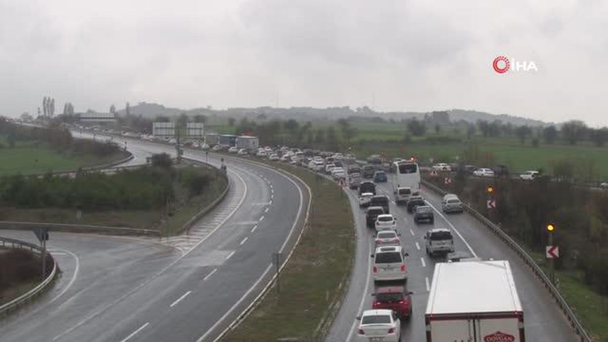 Karadeniz bağlantı yolunda 70 kilometre araç kuyruğu