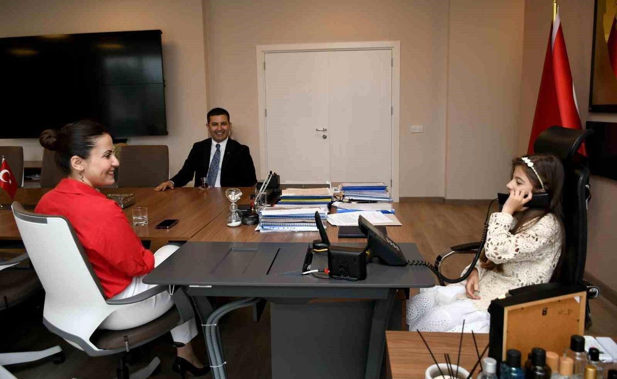 Kuşadası'nda 23 Nisan Ulusal Egemenlik ve Çocuk Bayramı coşkuyla kutlandı