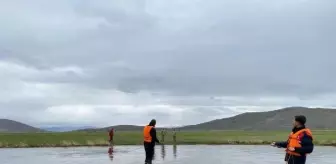 Nehre giren hayvanlarını kurtarmak isterken suya düşüp, kayboldu