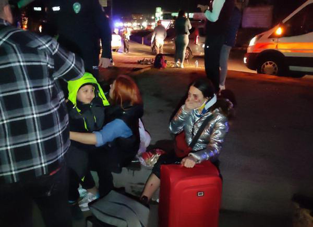 Tekirdağ'da tur minibüsü ile otomobil çarpıştı: 20 yaralı