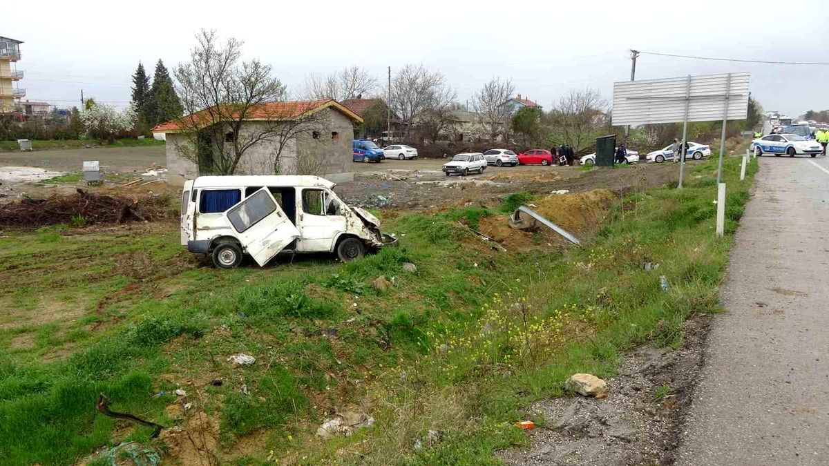 Uşak'ta zincirleme trafik kazası: 5 yaralı