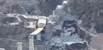 Yusufeli'ndeki heyelanda, inşası süren viyadük zarar görmedi